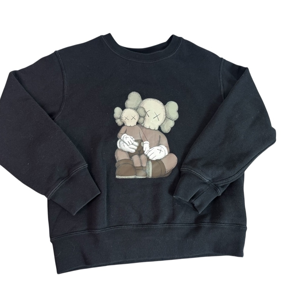 KAWS x Uniqlo Black Long Sleeve 100% Cotton Sweatshirt 7/8 Kids Pullover